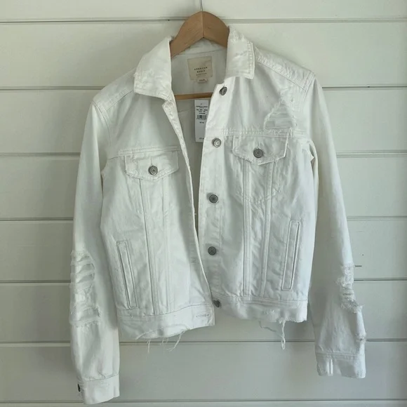 NWT American Eagle Outfitters | White Distressed Denim Jacket | Perfect Conditio - Picture 2 of 10